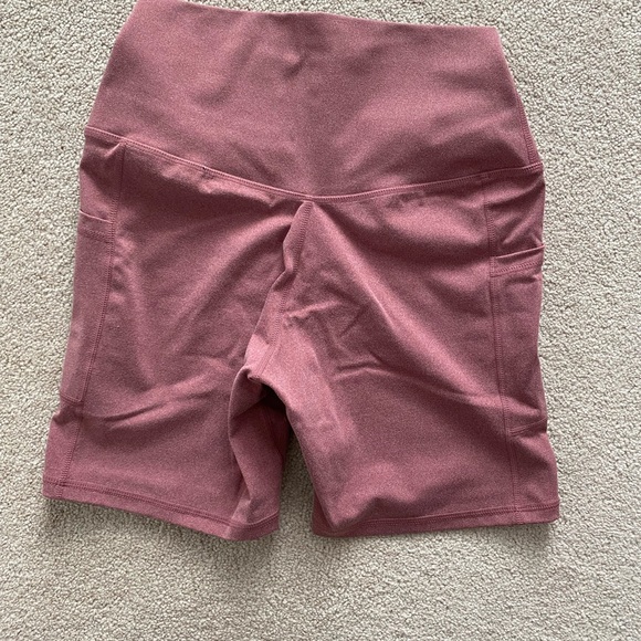 Colorfulkoala Essential Legging w/Pockets 6” Inseam - Picture 4 of 5